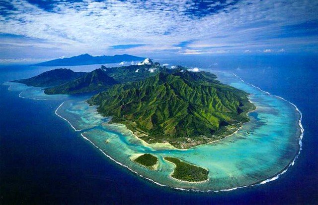 la isla de Moorea en la polineisa francesa.