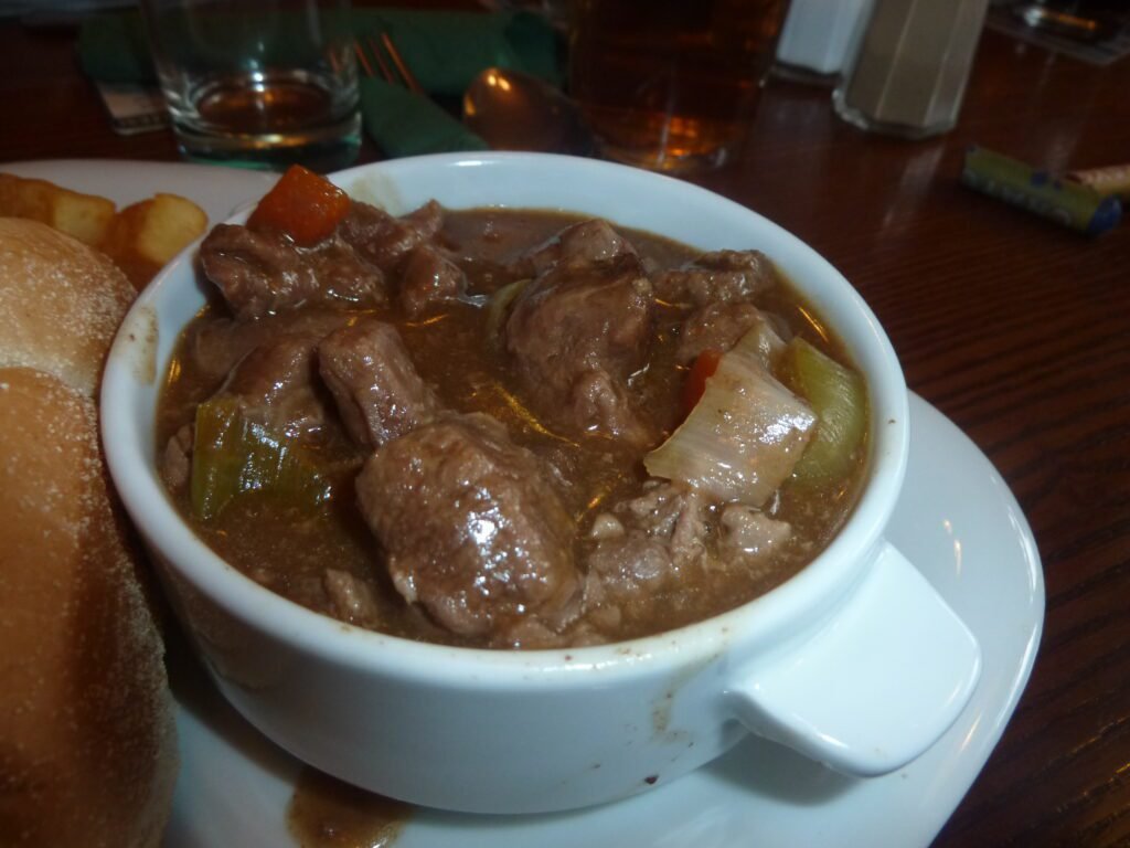 cawl (un guiso de carne y verduras), típica comida de Gales