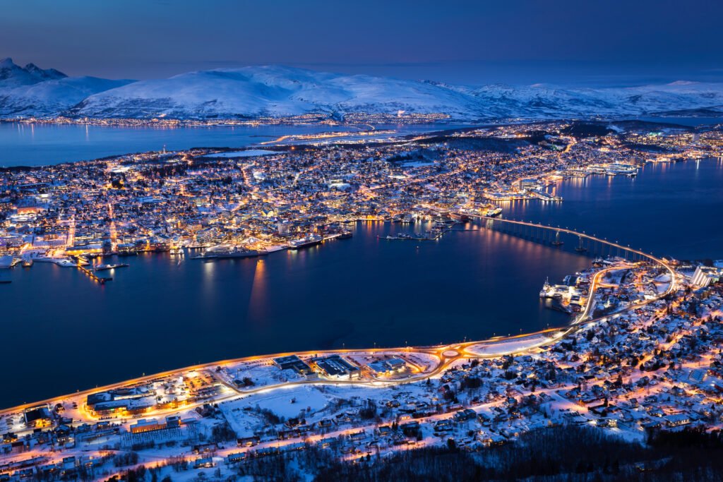 Tromsø: La aurora boreal y el sol de medianoche