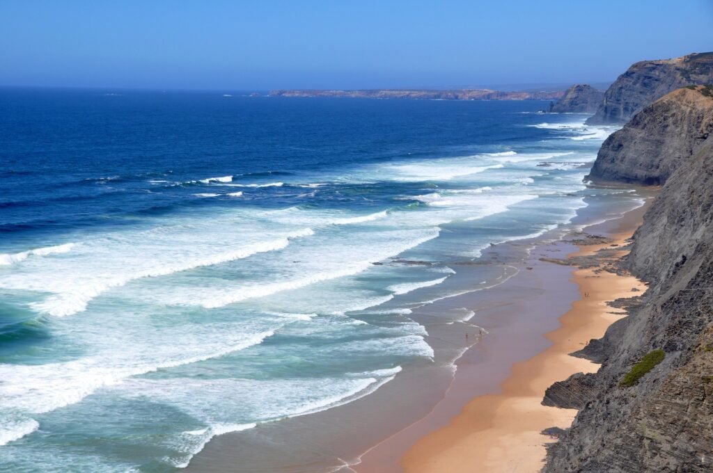 Foto de una playa de El Algarve en el Sur de Portugal