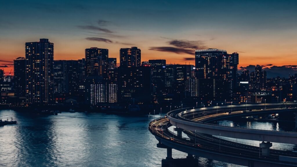 La ciudad de Tokio por la noche