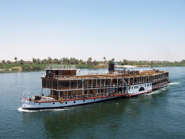 barco rio nilo