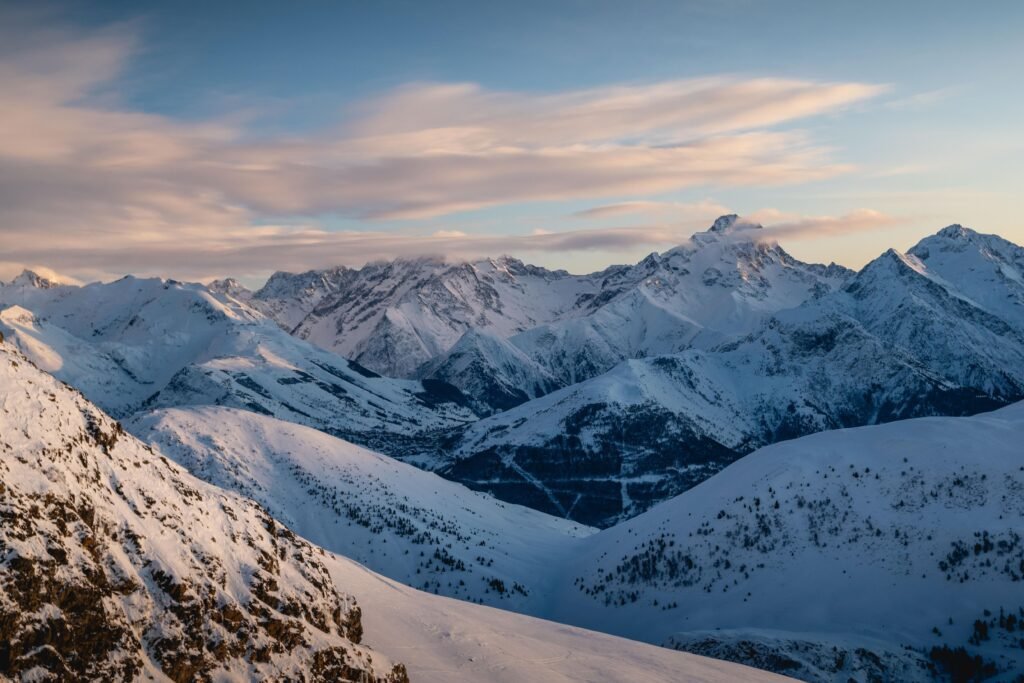 Loas montañas de los alpes franceses en Francia