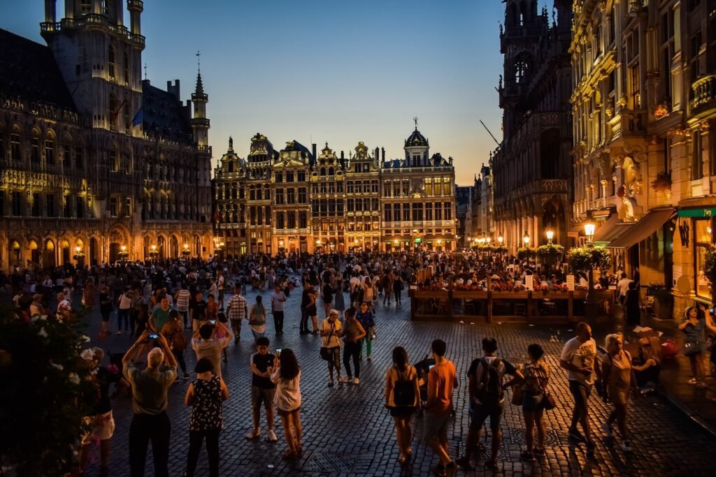 Bruselas de noche, la capital de Bélgica