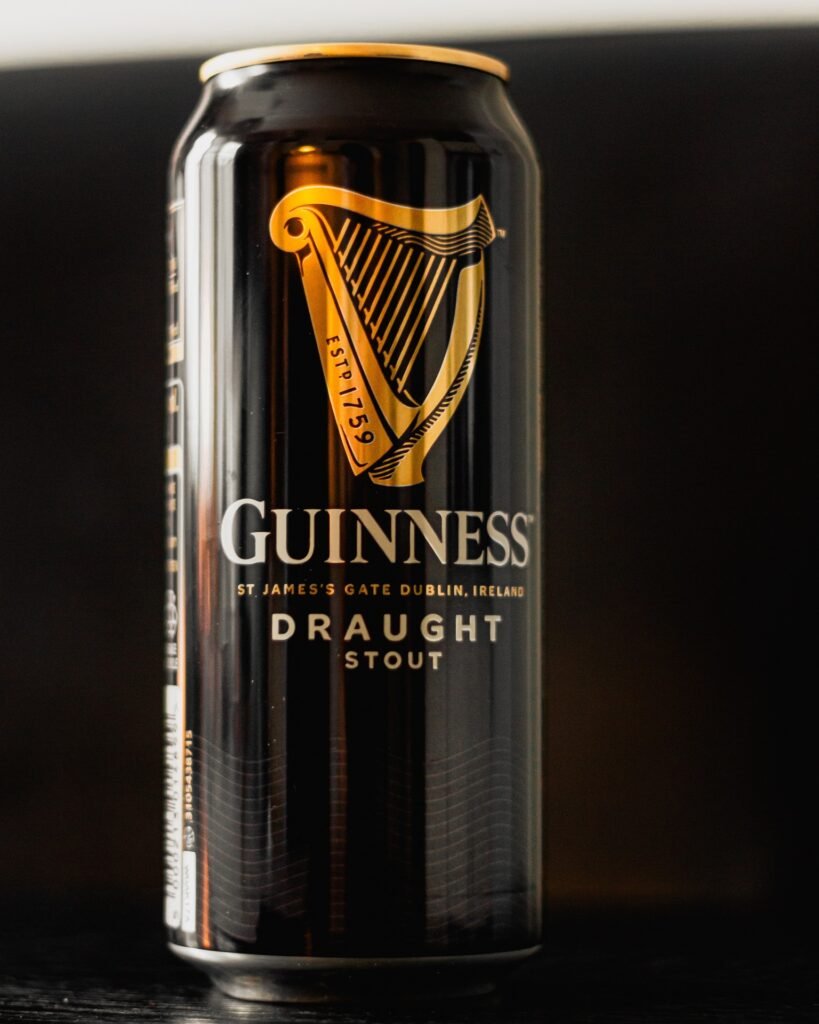 La cerveza marca Guinness, la más típica de Dublín