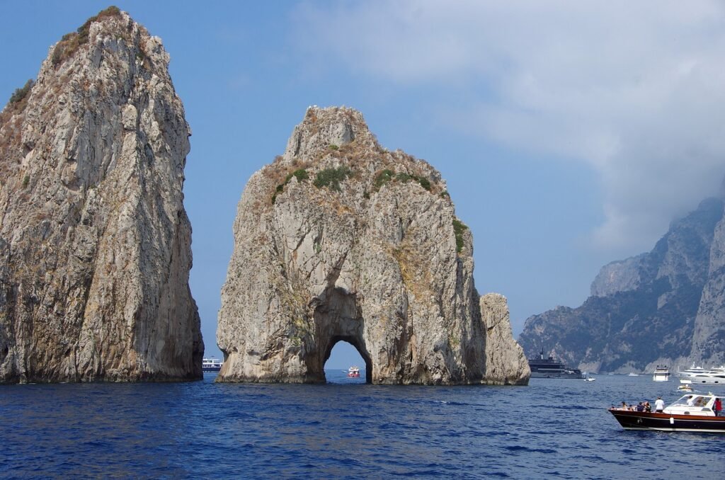 Faraglioni en Capri, Italia