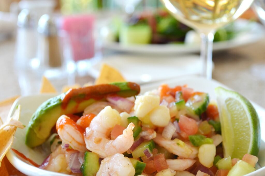 Un plato de ceviche