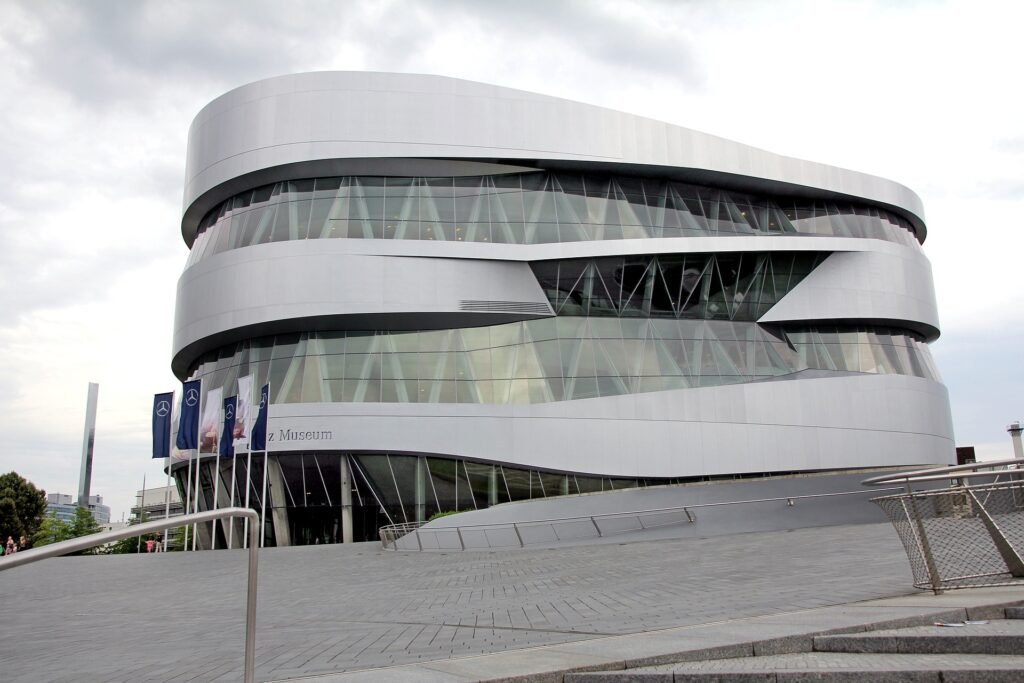 El museo Mercedes-Benz en Stuttgart