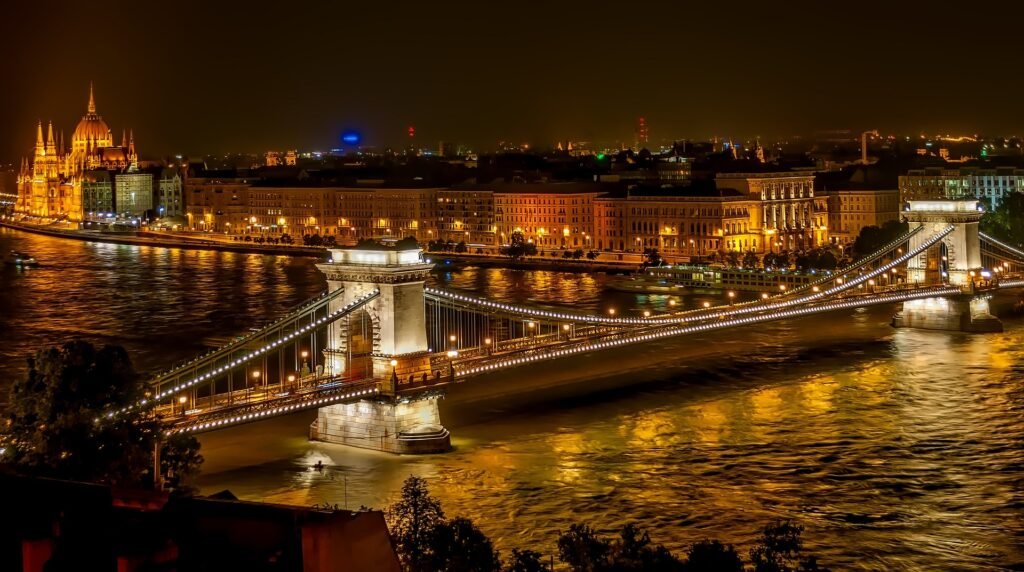 Budapest junto al río Danubio en Europa Central